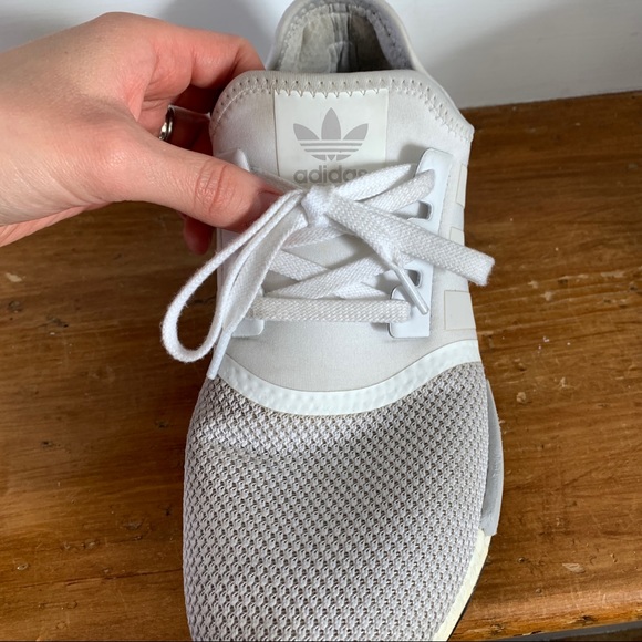 Men’s Adidas NMD_R1 White w/Navy size 9.5 - Picture 6 of 6
